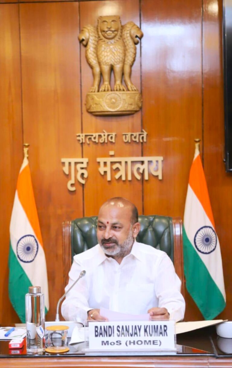 తమ దుస్థితిని వివరిస్తూ తెలుగు విద్యార్థులు కేంద్ర మంత్రి బండి సంజయ్‌కు లేఖ రాశారు.