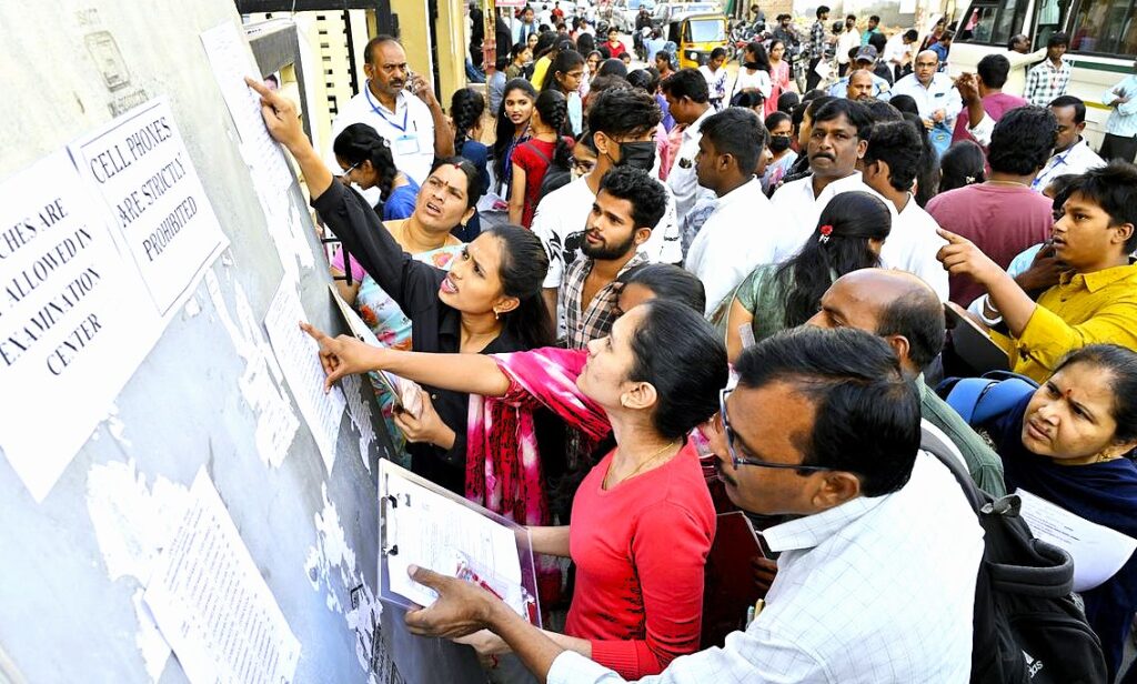 తెలంగాణలో పాలీసెట్ ఎగ్జామ్ నిర్వహించనున్నారు.